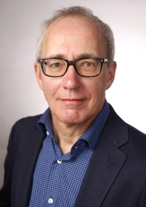 Foto des Schulleiters Peter Göttler